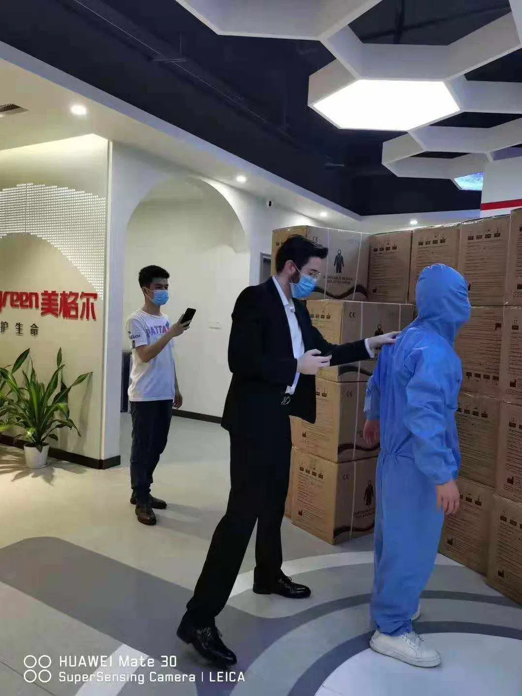 CE Disposable Medical Protective Gown Medical Non Woven/PP+PE Coverall/Protect Gown Clothing