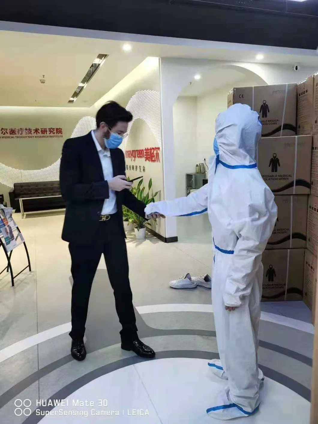 CE Disposable Medical Protective Gown Medical Non Woven/PP+PE Coverall/Protect Gown Clothing
