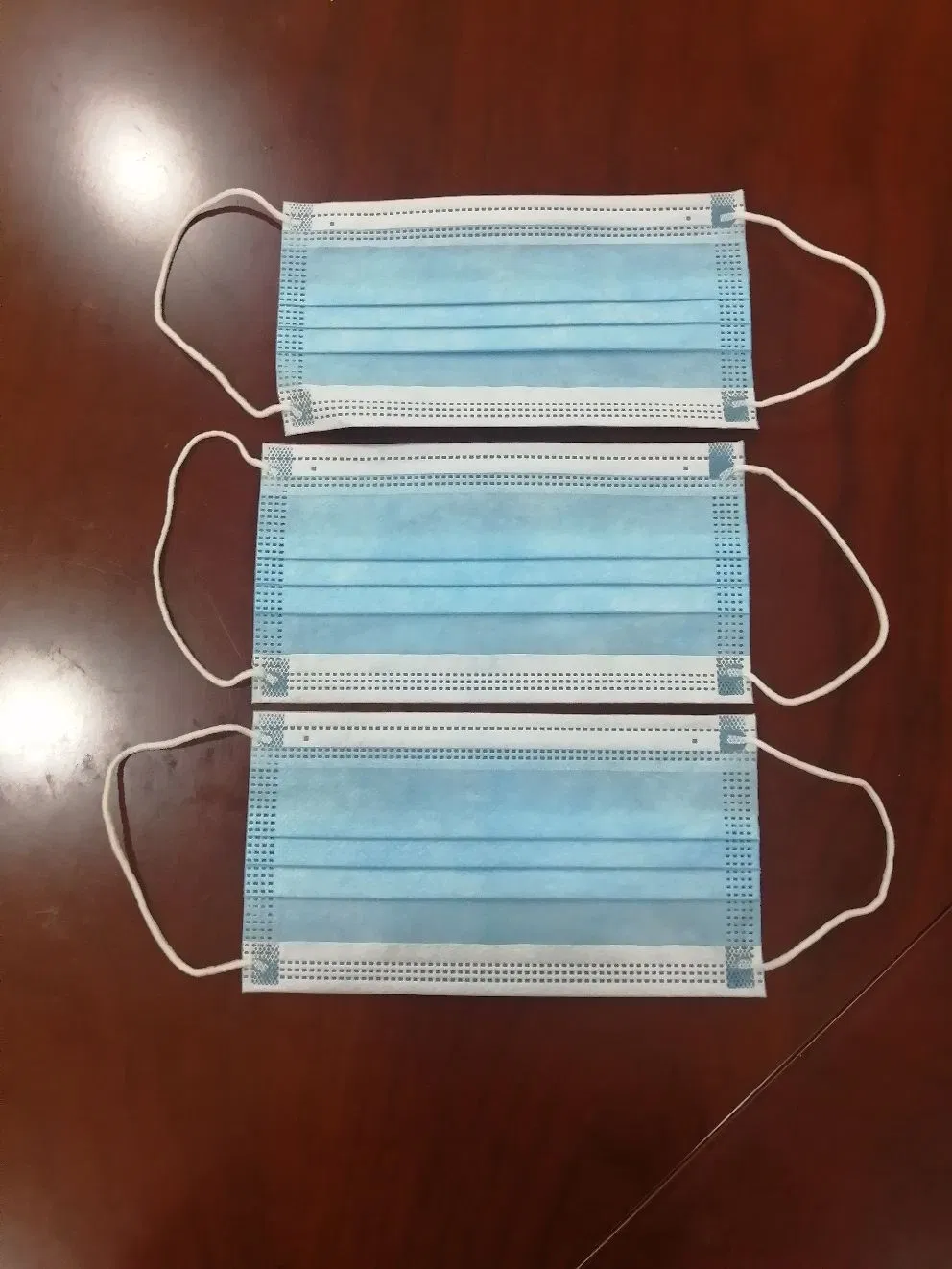 Disposable Medical Mask Protective Surgical Medical Face Mask, Doctor′s Mask, Surgical Mask, 3-Ply Face Mask with Earloop