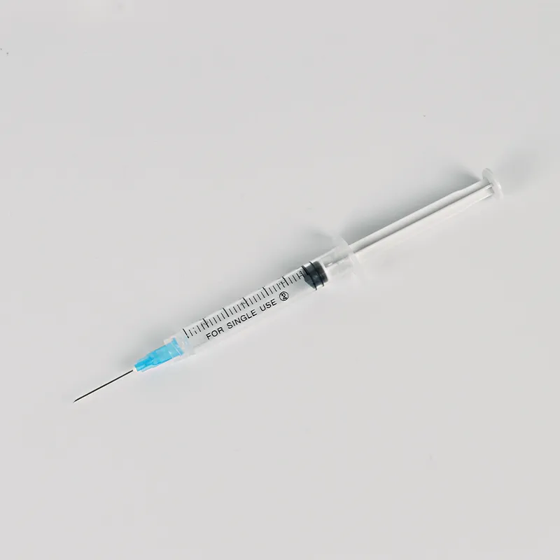 Factory Wholesale 3cc Screw Syringe with Needle