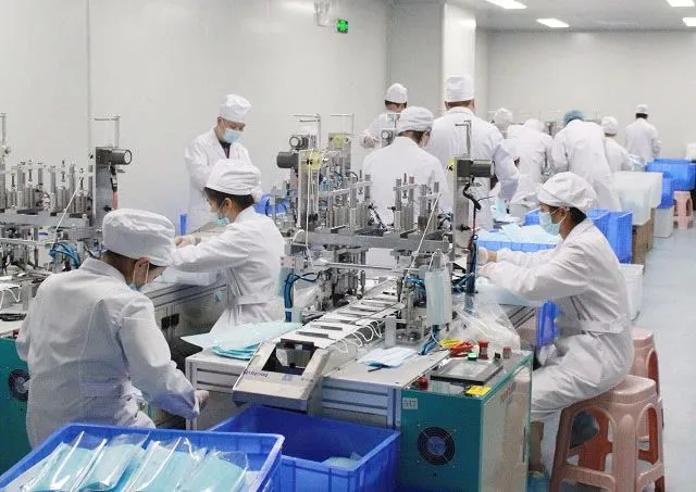 Factory Whosale Price Surgical Medical Mask Against Virus Anti Bacteria with Earloop Disposable Face Mask