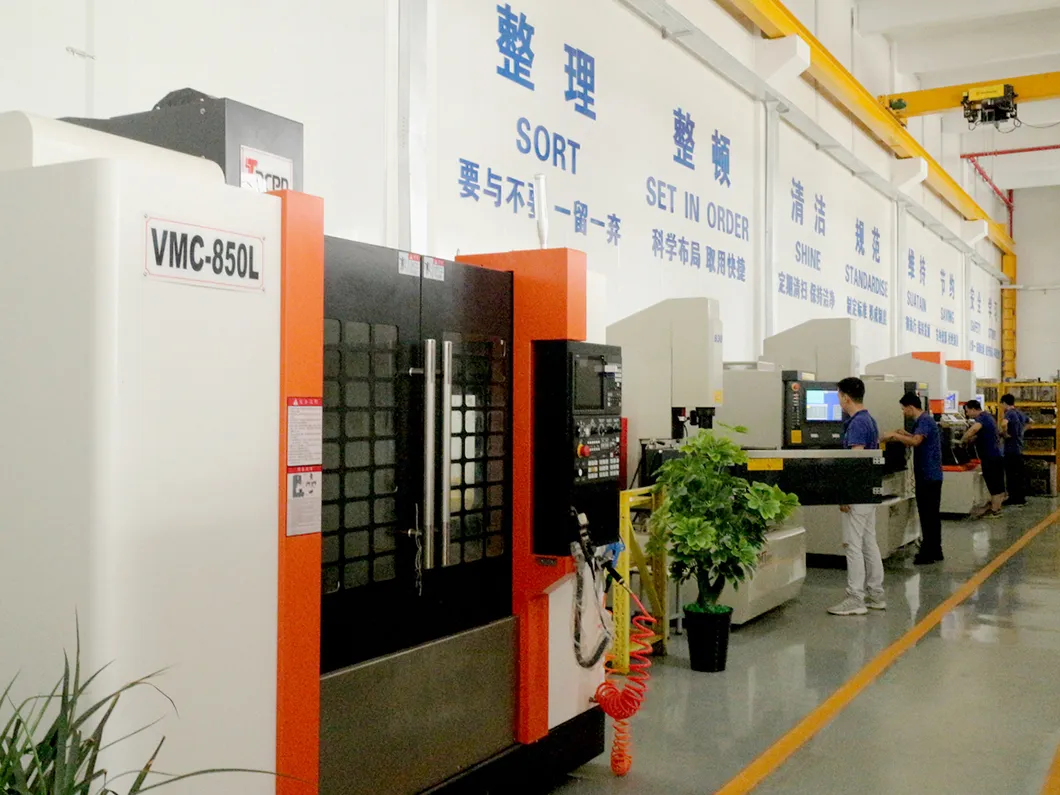 One Way Extension Tube with One Normal Needle Free Connector Medical Consumable Accessories Molding